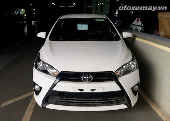 Yaris 2014 xuất hiện tại đại lý với động cơ 1.3 và thiết kế nhiều cải tiến